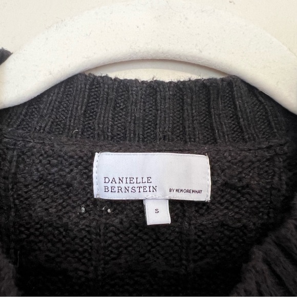 Danielle Bernstein by WeWoreWhat Cable Knit Minimalist Cropped Sweater - Picture 10 of 12
